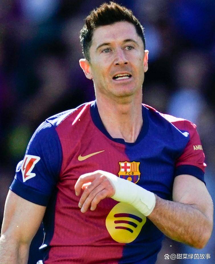 雷火电竞-关于莱万多夫斯基在巴塞罗那比赛中战术调整，逆转引发热议！的信息